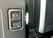 Land Rover Defender SUV 4,4 l 467 kw