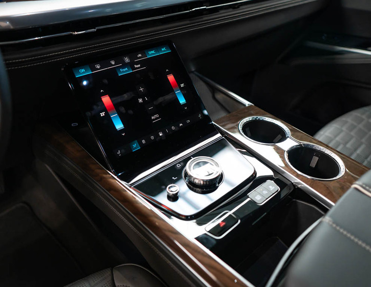 Cadillac Escalade 28