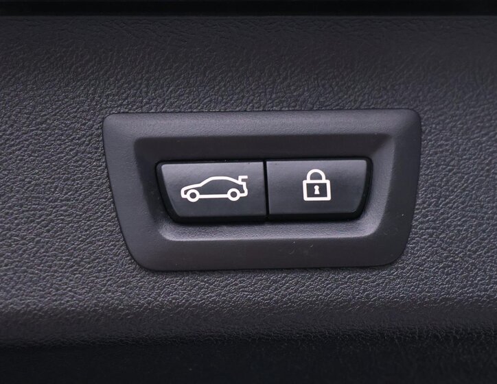 BMW Řada 5 Kombi 3,0 l 195 kw