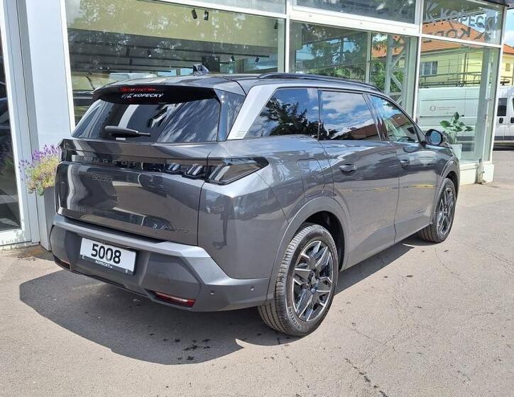 Peugeot 5008 8