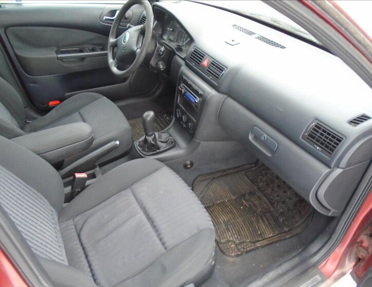 Škoda Octavia Liftback 1,9 l 66 kw