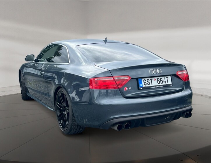 Audi S5 4