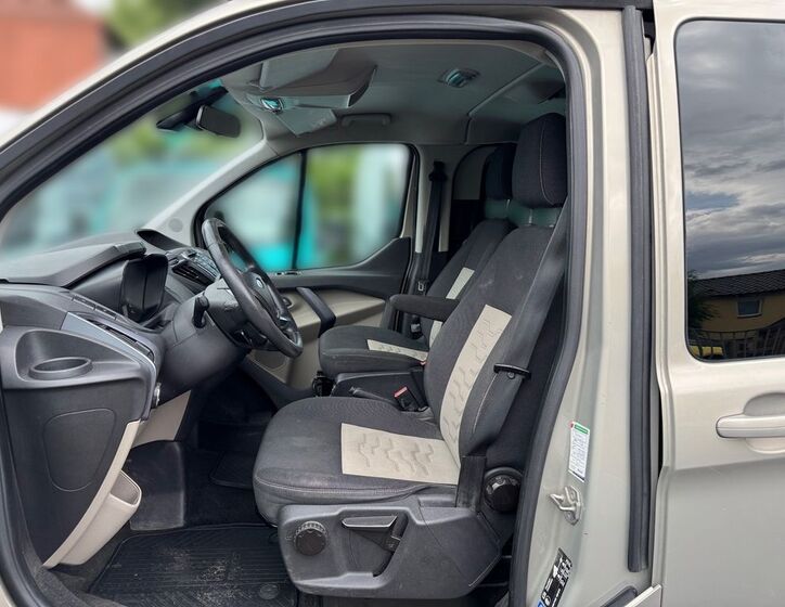 Ford Tourneo Custom 7