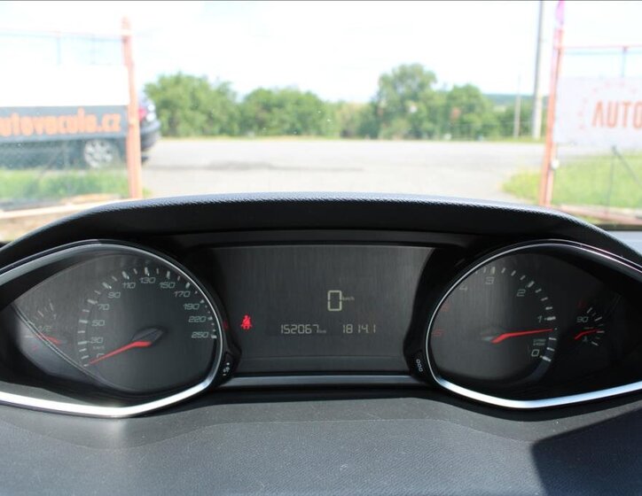 Peugeot 308 Hatchback 1,5 l 75 kw