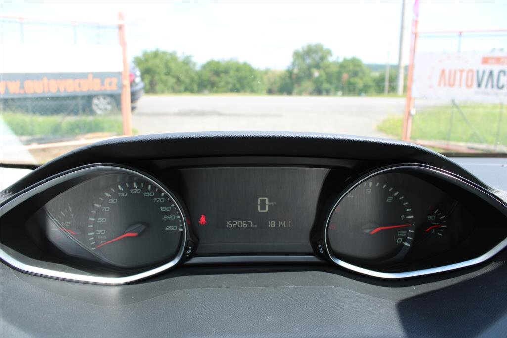 Peugeot 308 Hatchback 1,5 l 75 kw