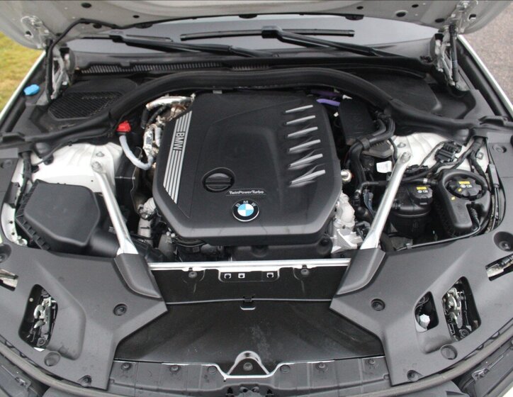 BMW Řada 5 Kombi 3,0 l 210 kw