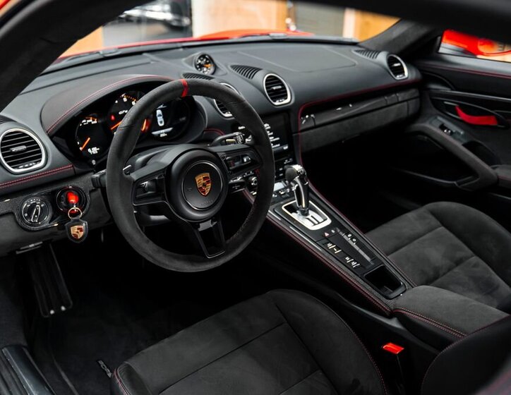 Porsche 718 Hatchback 4,0 l 309 kw