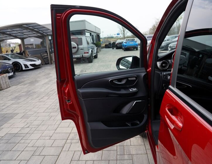 Mercedes-Benz Třídy V MPV 2,0 l 176 kw