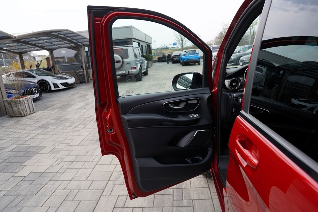 Mercedes-Benz Třídy V MPV 2,0 l 176 kw