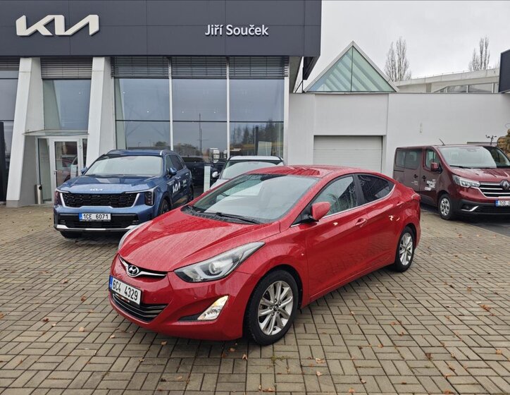 Hyundai Elantra Sedan 1,6 l 97 kw