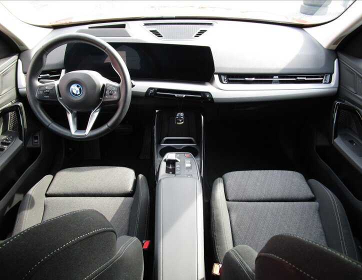 BMW X1 Kombi 1,5 l 110 kw