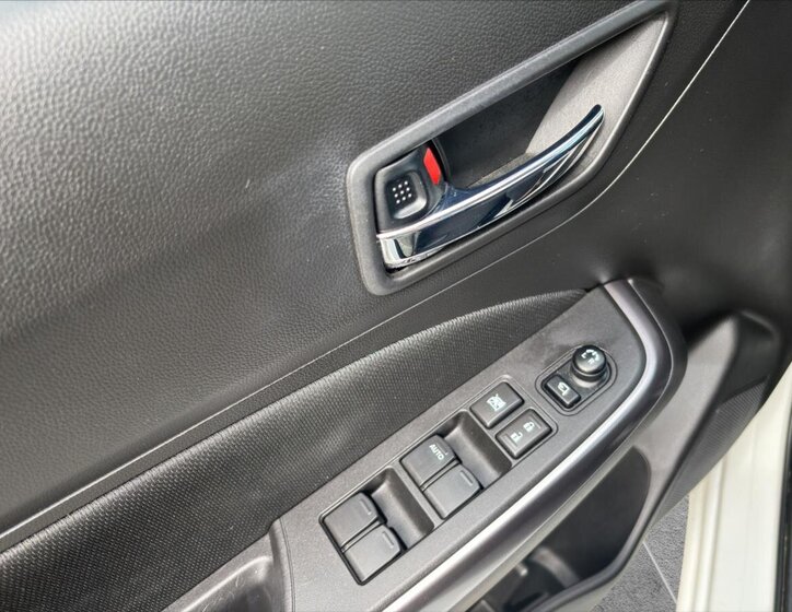 Suzuki Swift Hatchback 1,2 l 61 kw