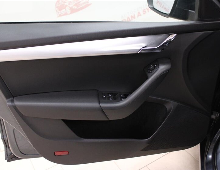 Škoda Octavia Sedan / Limuzína 1,6 l 85 kw