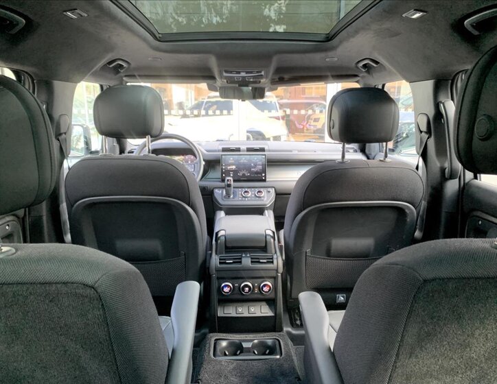 Land Rover Defender SUV 3,0 l 221 kw