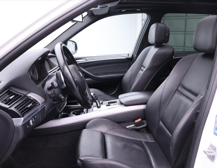 BMW X5 SUV / Terénní 3,0 l 280 kw