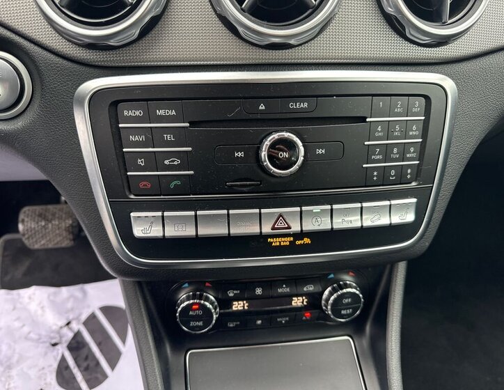 Mercedes-Benz GLA 15