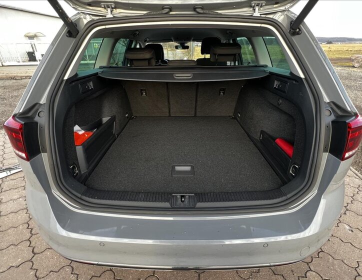 Volkswagen Passat Kombi 1,4 l 160 kw