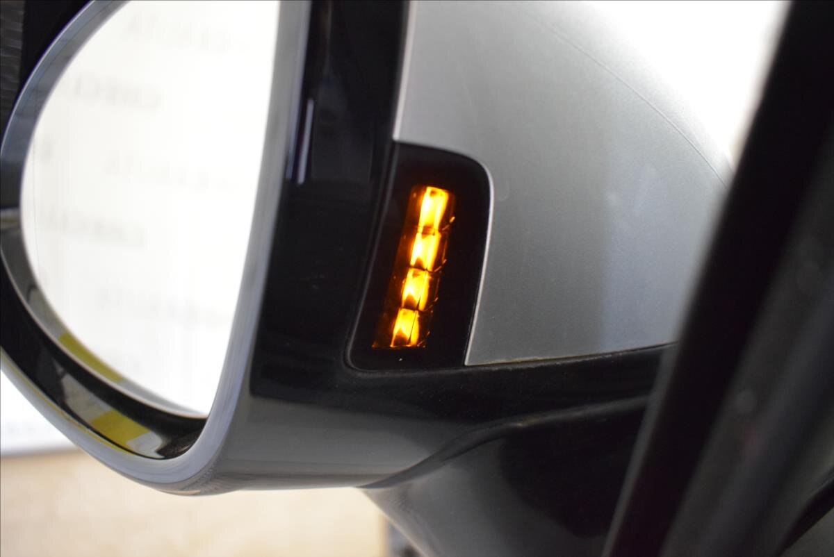 Porsche Cayenne SUV / Terénní 4,8 l 405 kw