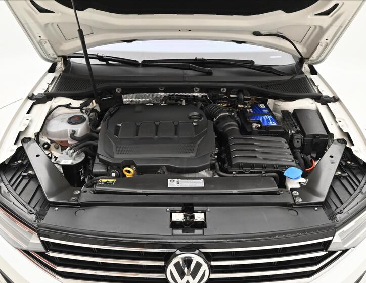 Volkswagen Passat 9