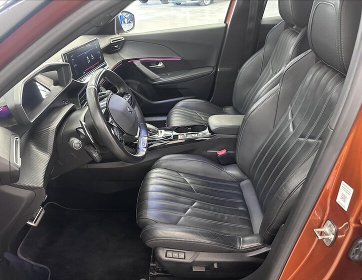 Peugeot 2008 SUV 1,2 l 114 kw