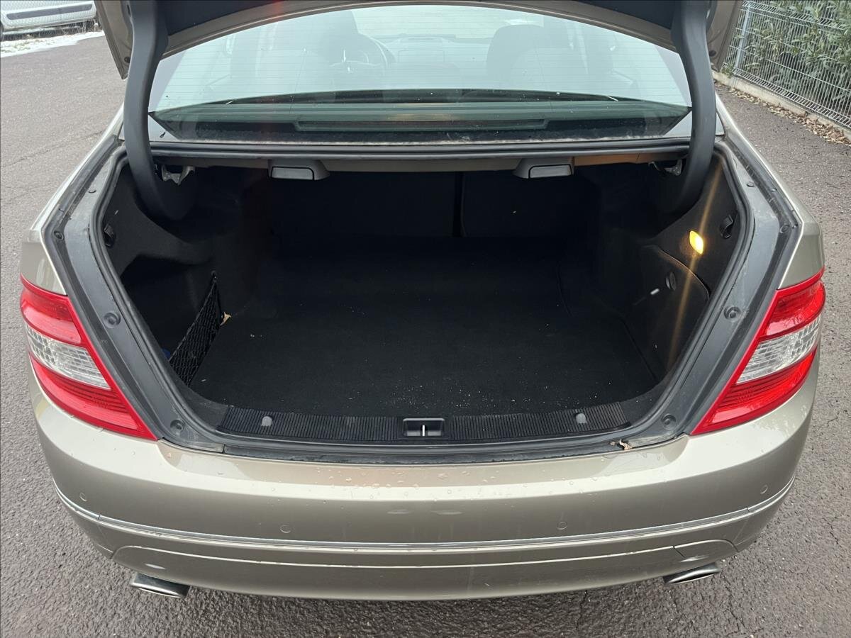 Mercedes-Benz Třídy C Sedan / Limuzína 3,0 l 170 kw