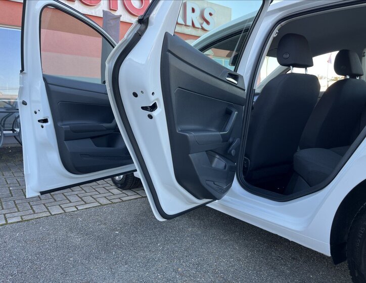 Volkswagen Polo Hatchback 999,0 48 kw