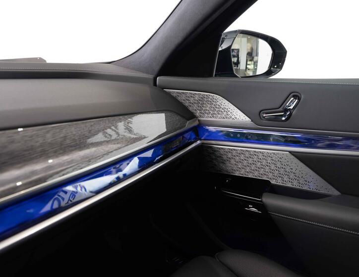 BMW i7 16