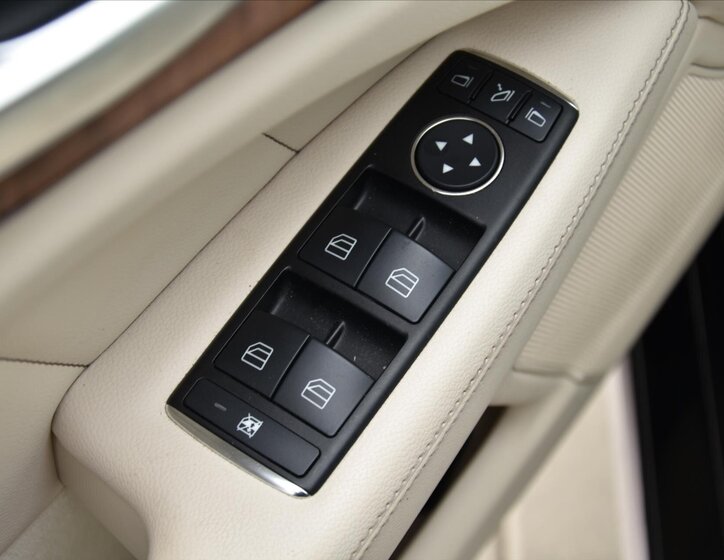 Mercedes-Benz CLS Sedan / Limuzína 3,0 l 195 kw