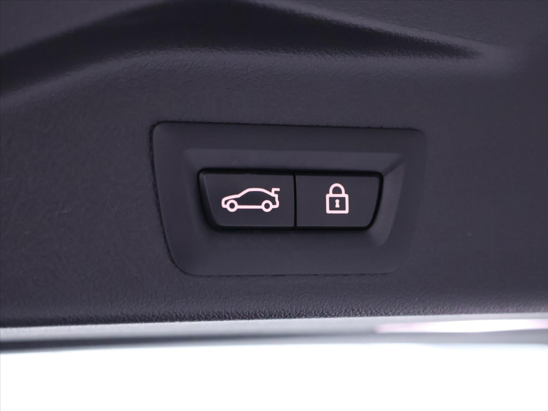 BMW X5 SUV / Terénní 3,0 l 210 kw