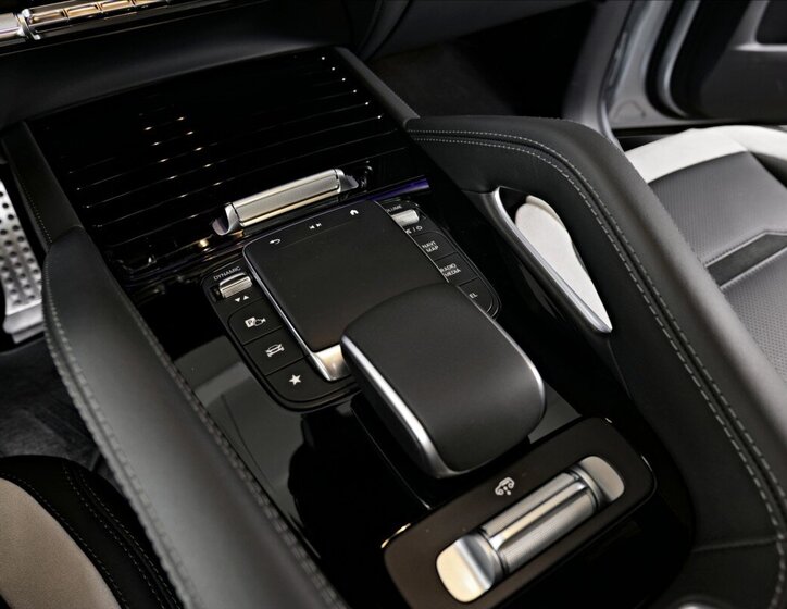 Mercedes-Benz GLE SUV / Terénní 4,0 l 450 kw