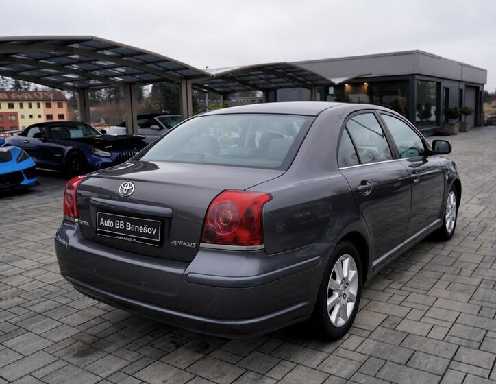 Toyota Avensis 6