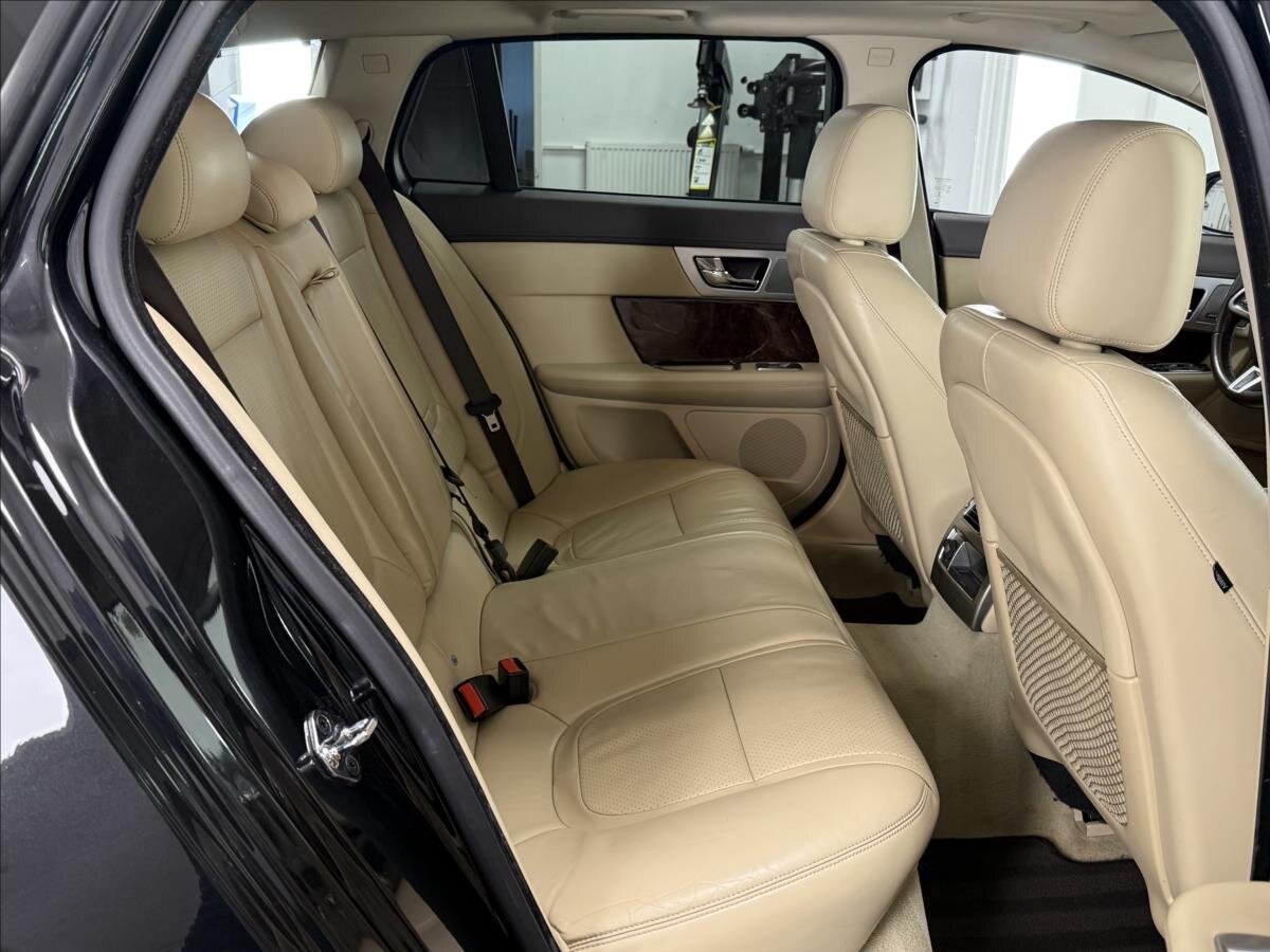 Jaguar XF Kombi 3,0 l 202 kw