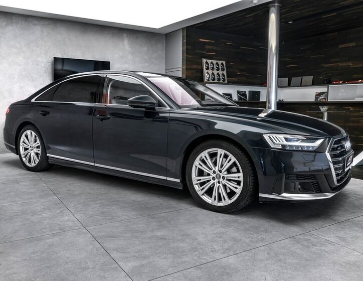 Audi A8 4
