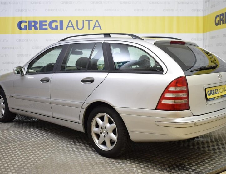 Mercedes-Benz Třídy C Kombi 1,8 l 105 kw