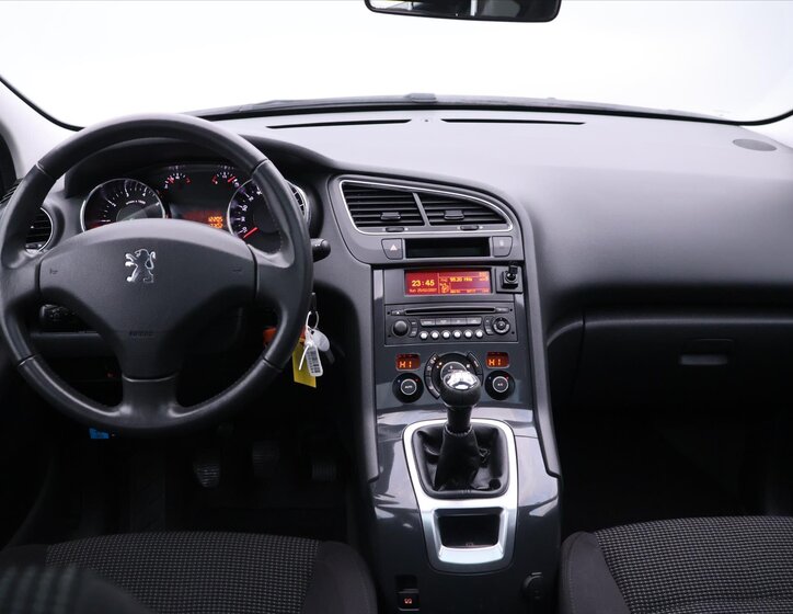 Peugeot 5008 MPV 1,6 l 88 kw