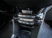 Peugeot 2008 SUV / Terénní 1,6 l 84 kw