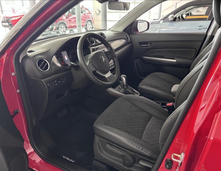 Suzuki Vitara SUV / Terénní 1,4 l 81 kw