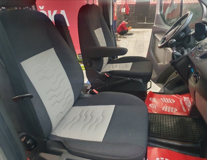 Ford Tourneo Custom Kombi 2,2 l 92 kw