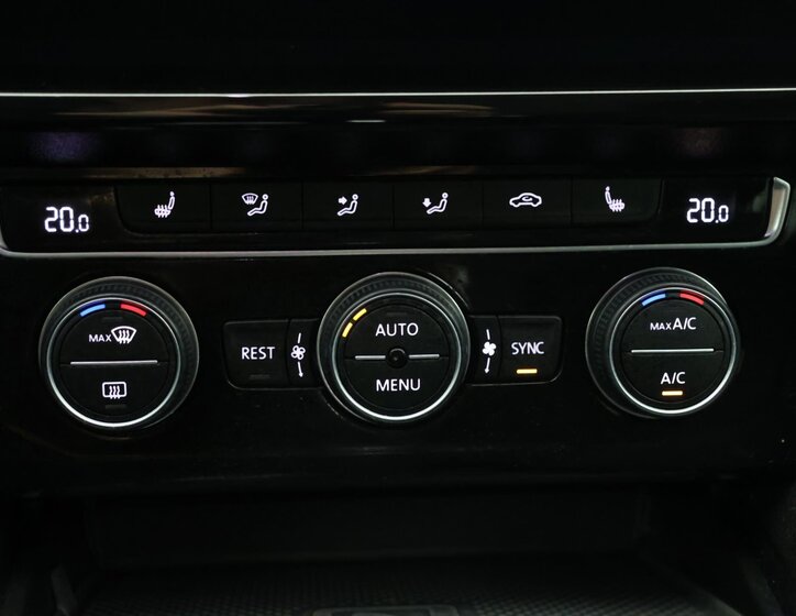 Volkswagen Passat Kombi 1,6 l 88 kw