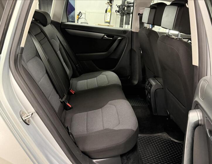 Volkswagen Passat 11