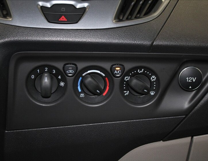 Ford Tourneo Custom 16