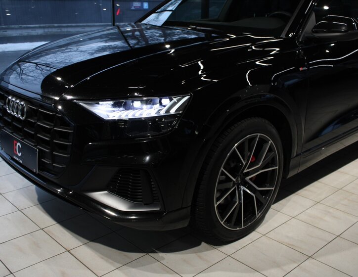 Audi Q8 SUV 3,0 l 210 kw