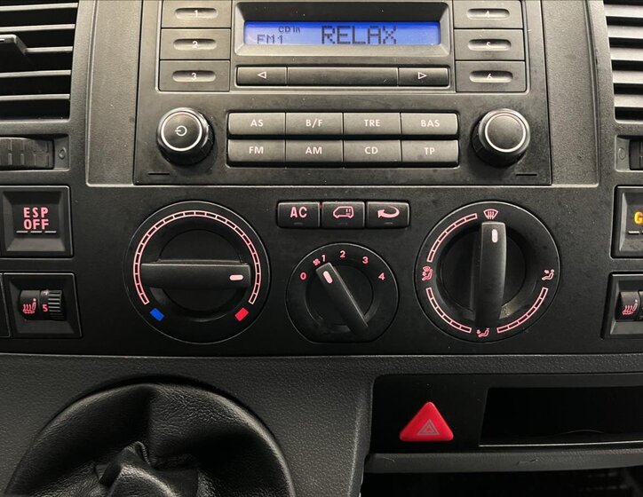 Volkswagen Caravelle 10