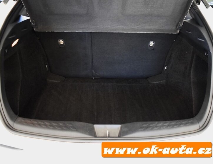 Toyota C-HR Hatchback 1,8 l 0