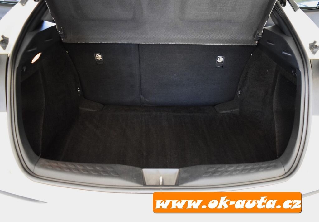 Toyota C-HR Hatchback 1,8 l 0