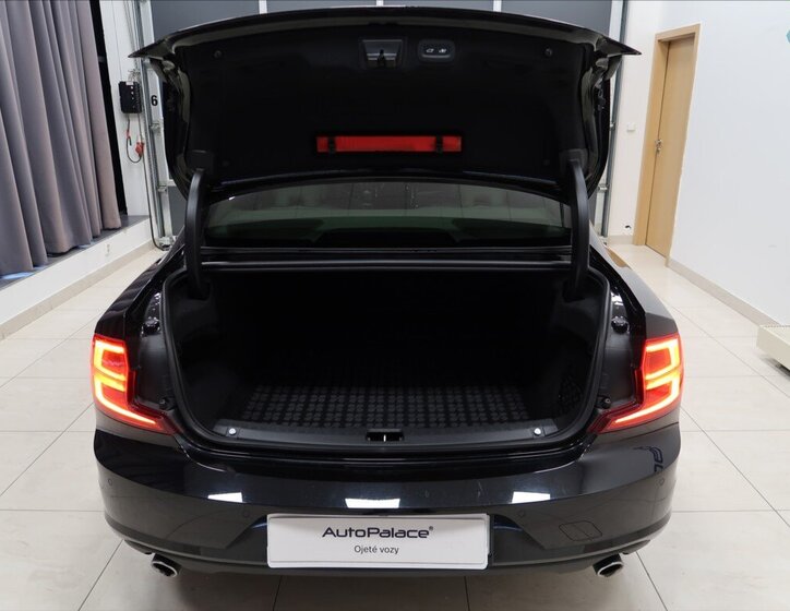 Volvo S90 Sedan 2,0 l 173 kw