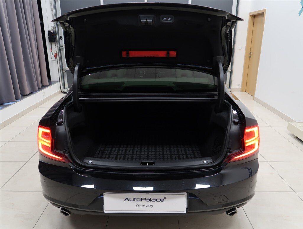 Volvo S90 Sedan 2,0 l 173 kw