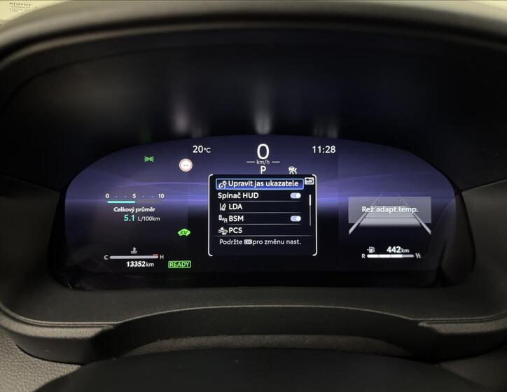 Toyota Yaris Cross 16