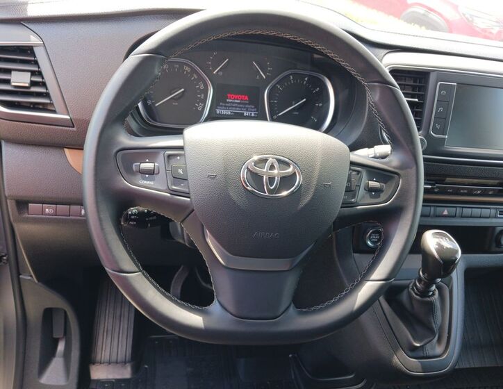 Toyota ProAce Verso 21