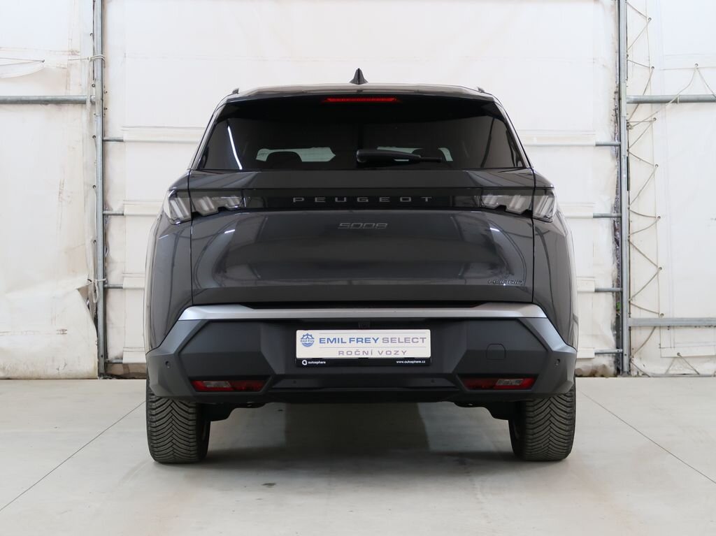 Peugeot 5008 SUV 1,2 l 100 kw